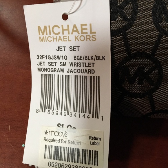 👛NWT Michael Kors Black Monogram Wristlet 👛 - Picture 3 of 4